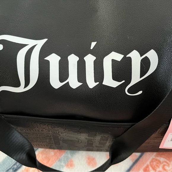 SOLD ⭐️JC Juicy Couture Shout It Out Duffle Bag - Picture 4 of 11